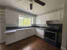 featured image of 142 Grove Ave #1
