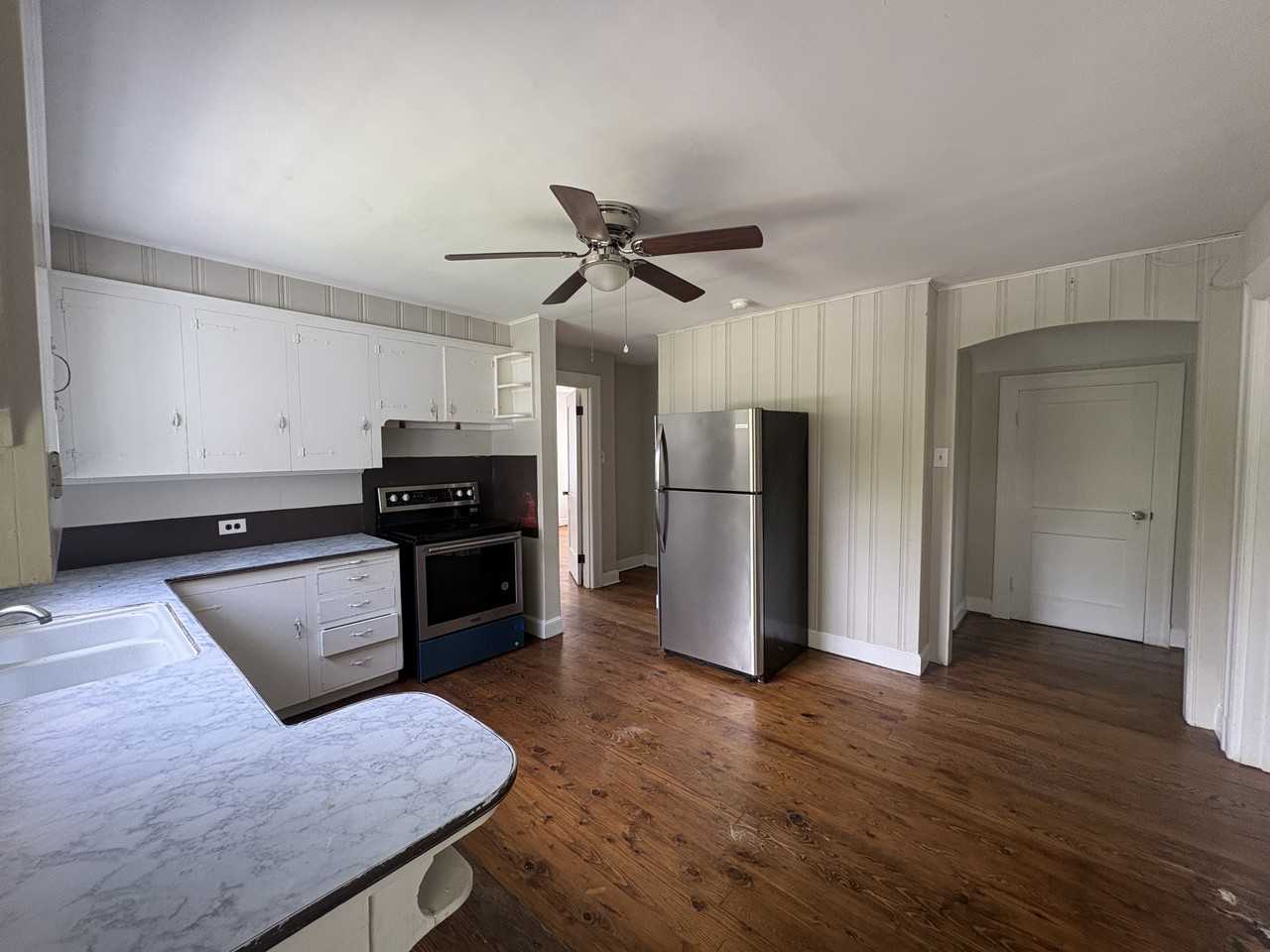 142 Grove Ave #1 - Photo 2 of 14