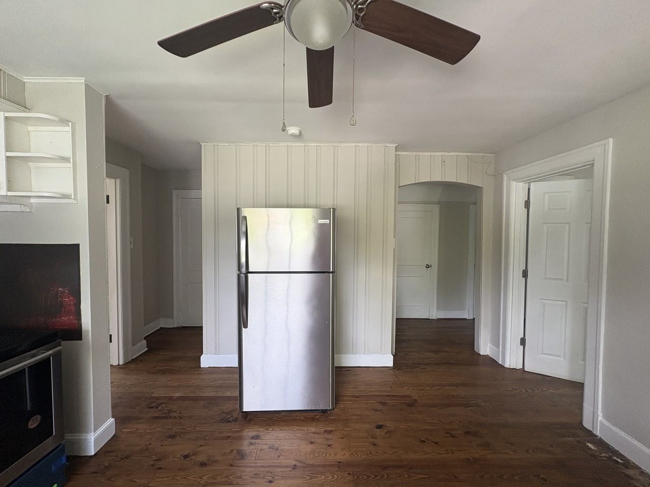 142 Grove Ave #1 - Photo 3 of 14