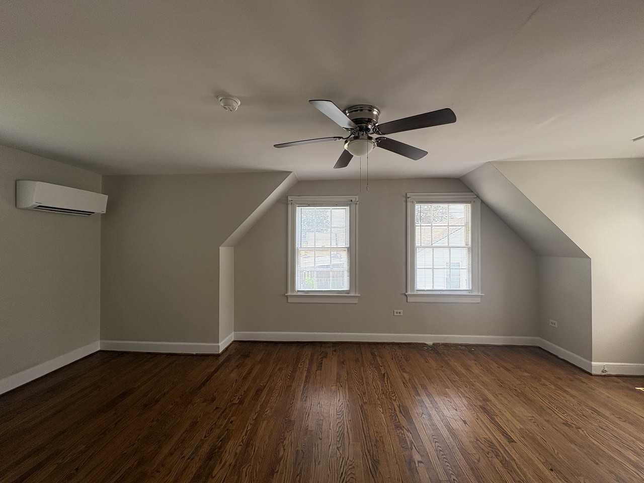 142 Grove Ave #1 - Photo 5 of 14