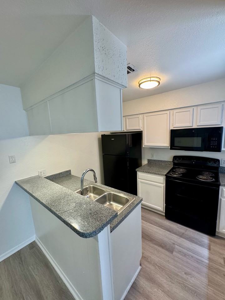 4041 Evergreen St #4041 - Photo 3 of 10