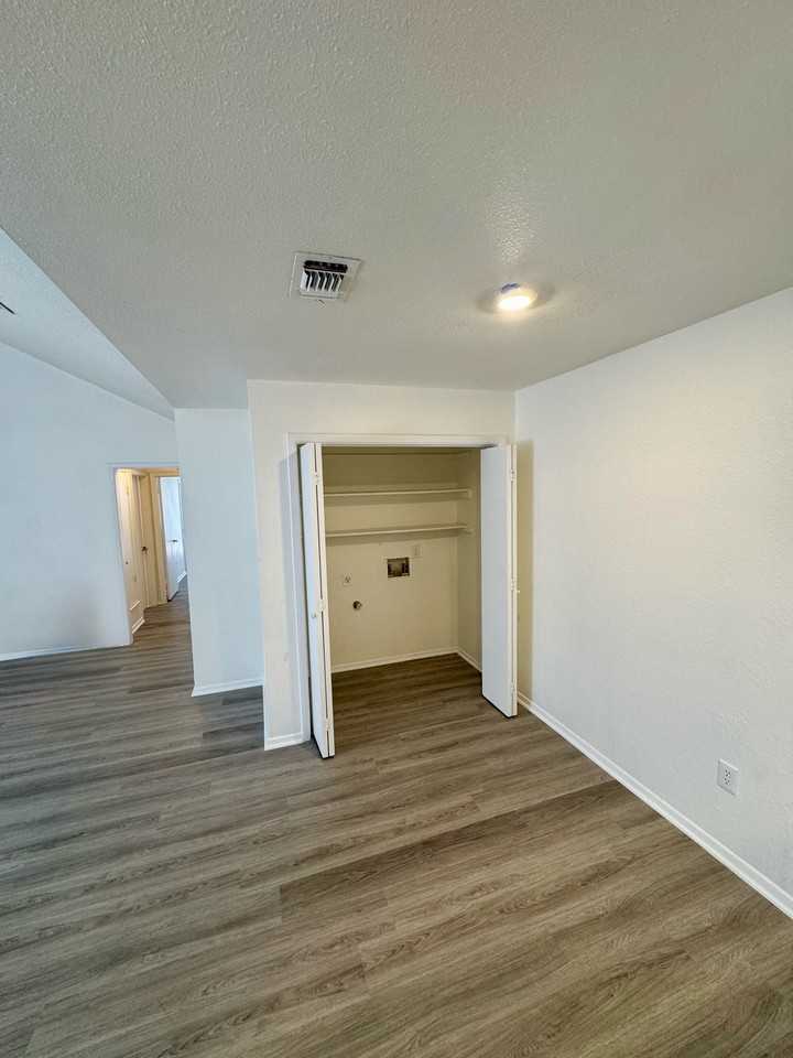 4041 Evergreen St #4041 - Photo 4 of 10