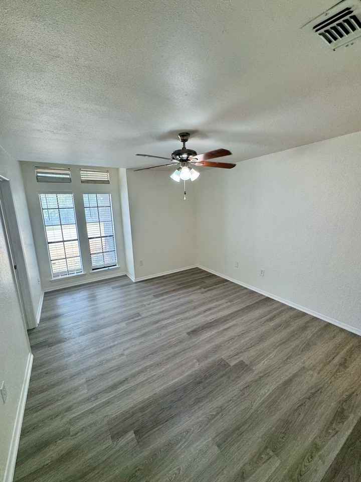 4041 Evergreen St #4041 - Photo 7 of 10