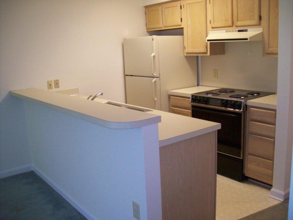 4258 Pinehurst Cir Unit R6 #R6 - Photo 3 of 7