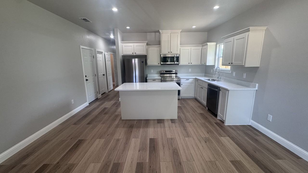 3211 Bourland St #1 - Photo 3 of 19