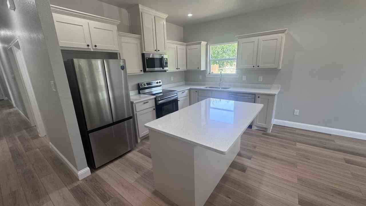 3211 Bourland St #1 - Photo 5 of 19