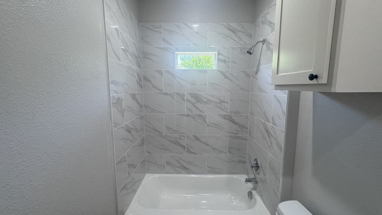 3211 Bourland St #1 - Photo 7 of 19