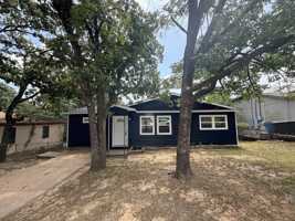 featured image of 1108 Park Dr #1
