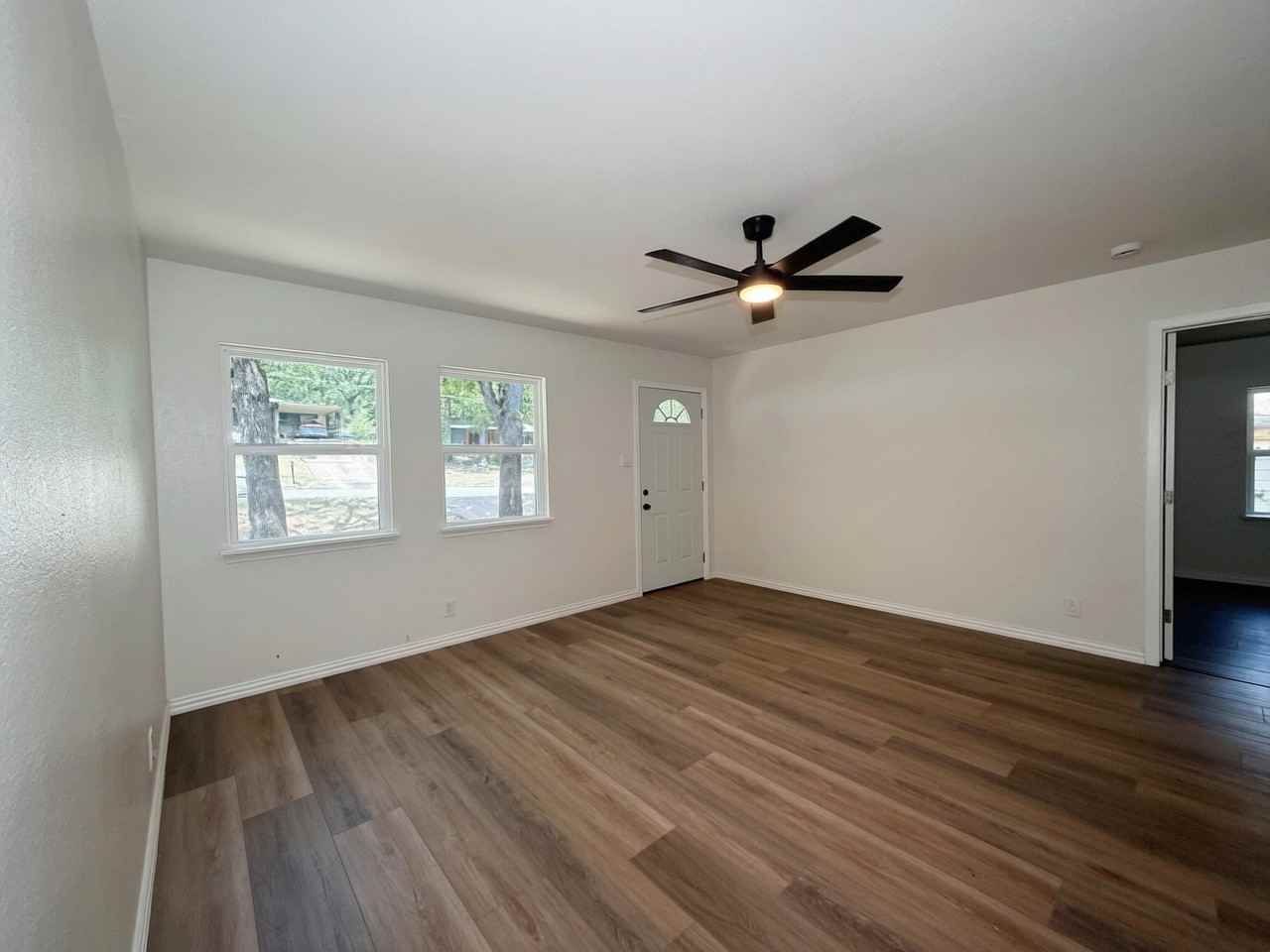 1108 Park Dr #1 - Photo 3 of 15