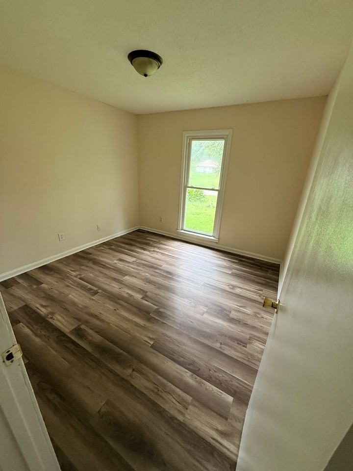 306 Willow St - Photo 3 of 11