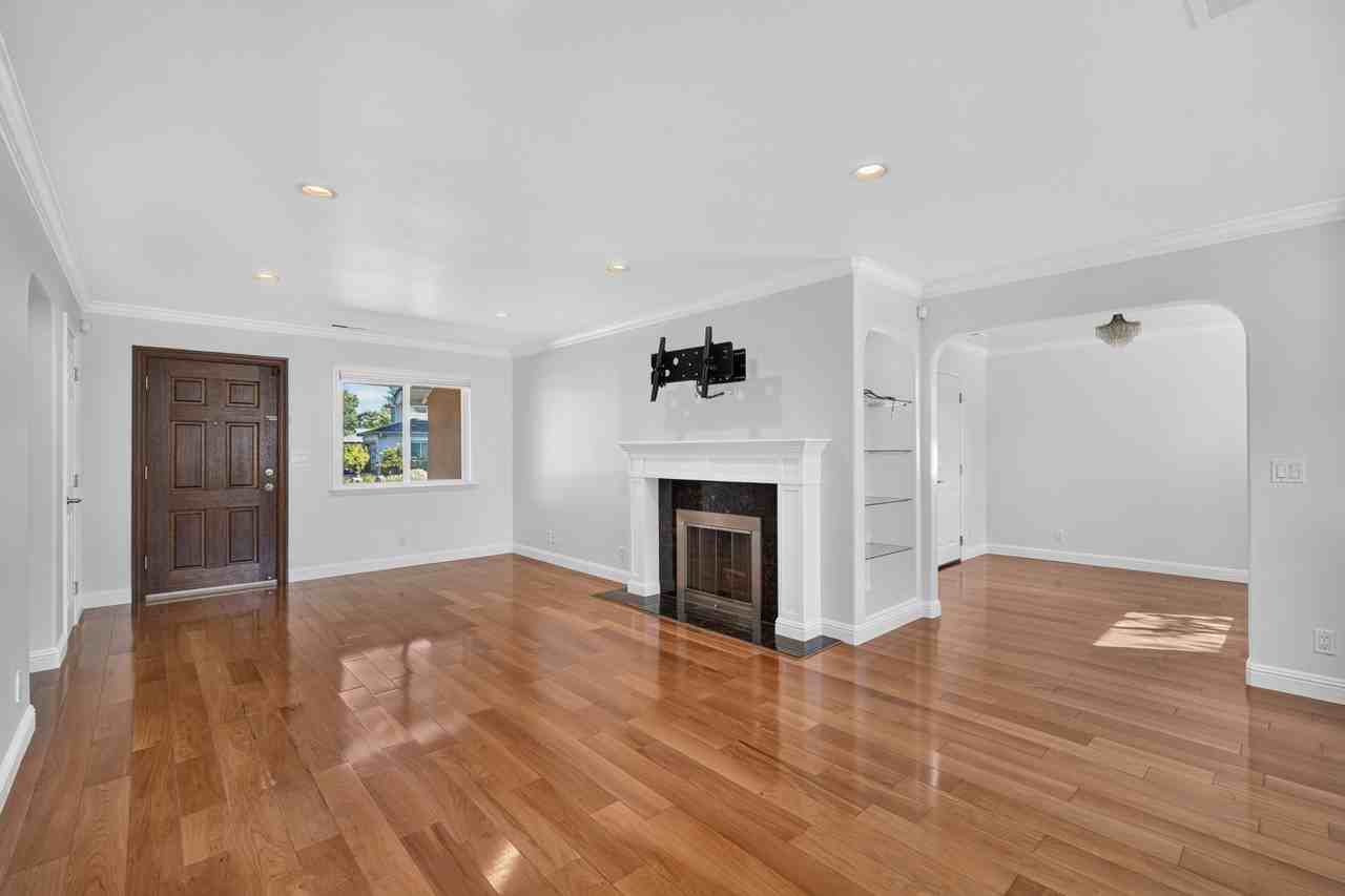 879 S Knickerbocker Dr #1 - Photo 3 of 10