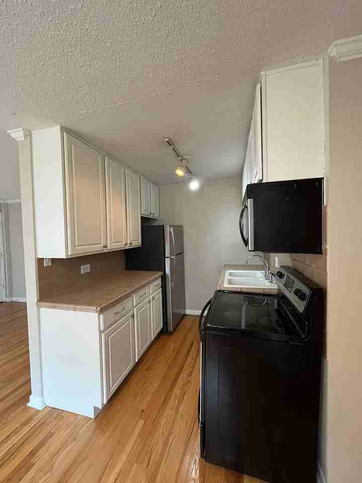 1242 Gaylord St #102 - Photo 4 of 12