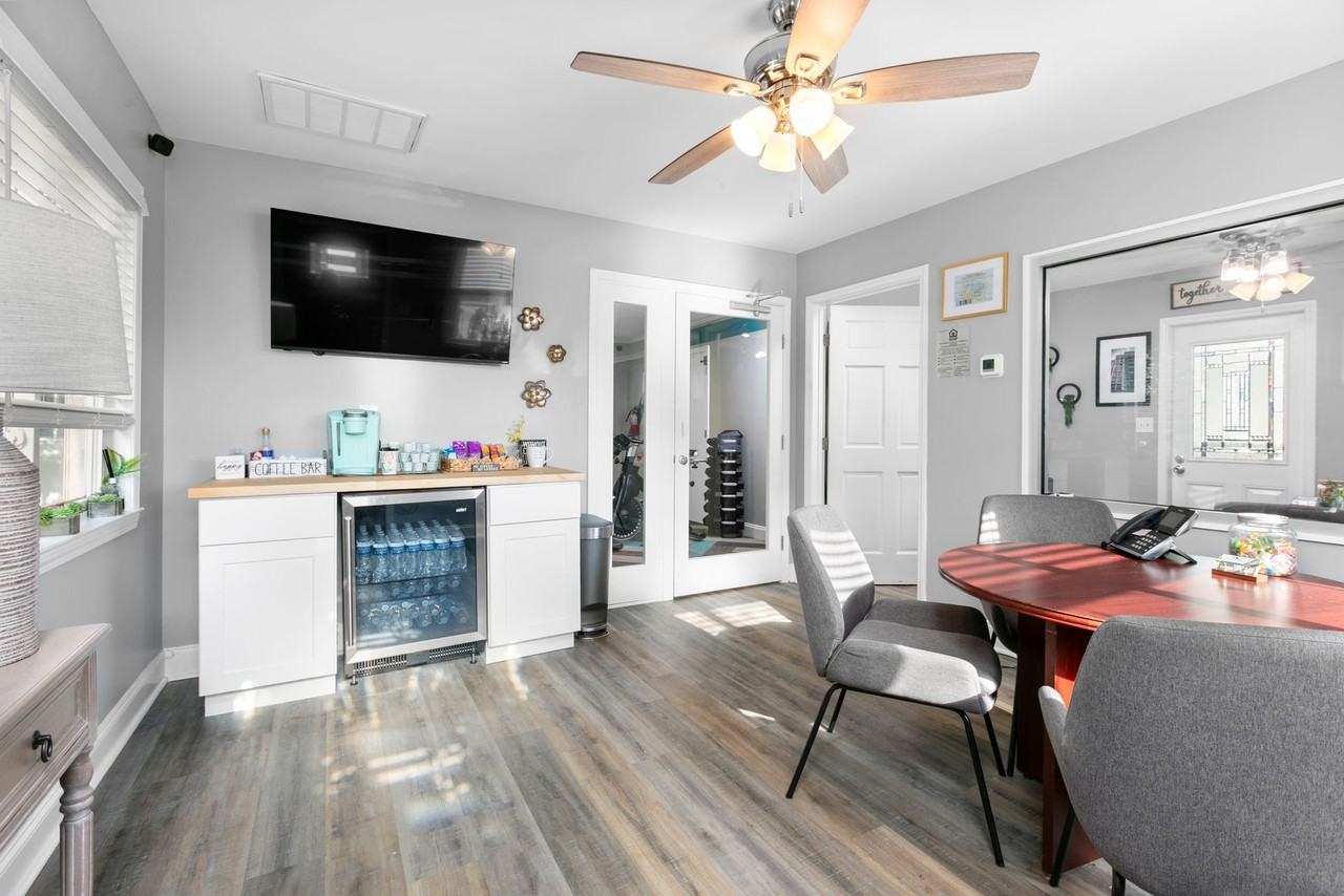 130 N Ridge Dr - Photo 3 of 14