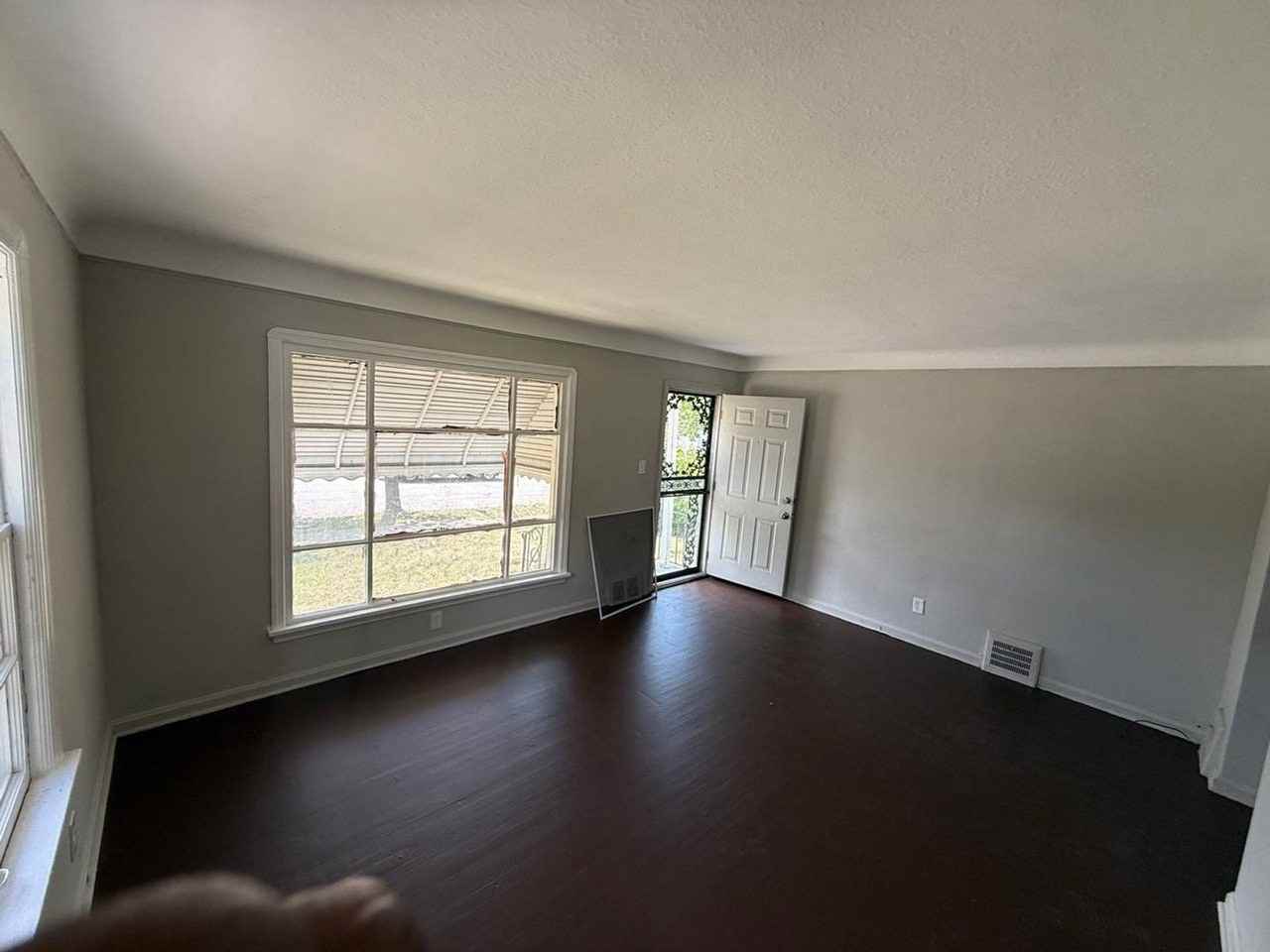 16015 S Lotus Dr - Photo 2 of 11