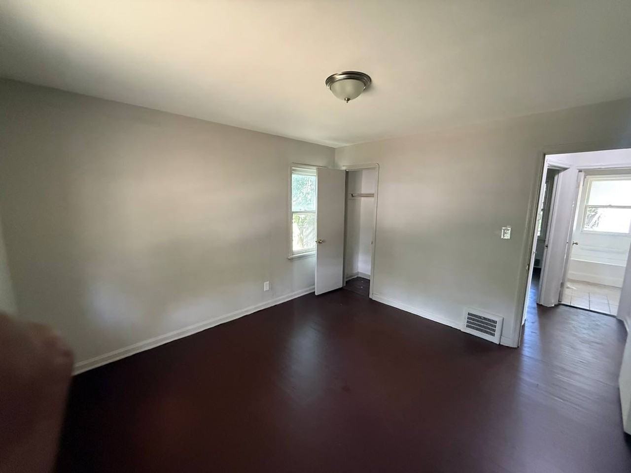 16015 S Lotus Dr - Photo 3 of 11