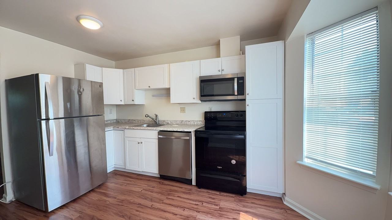 424 Peregrine St - Photo 2 of 11
