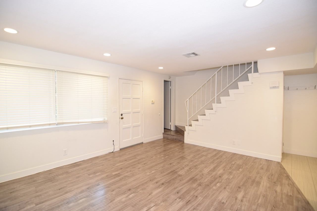 1295 Elm Ave - Photo 7 of 23