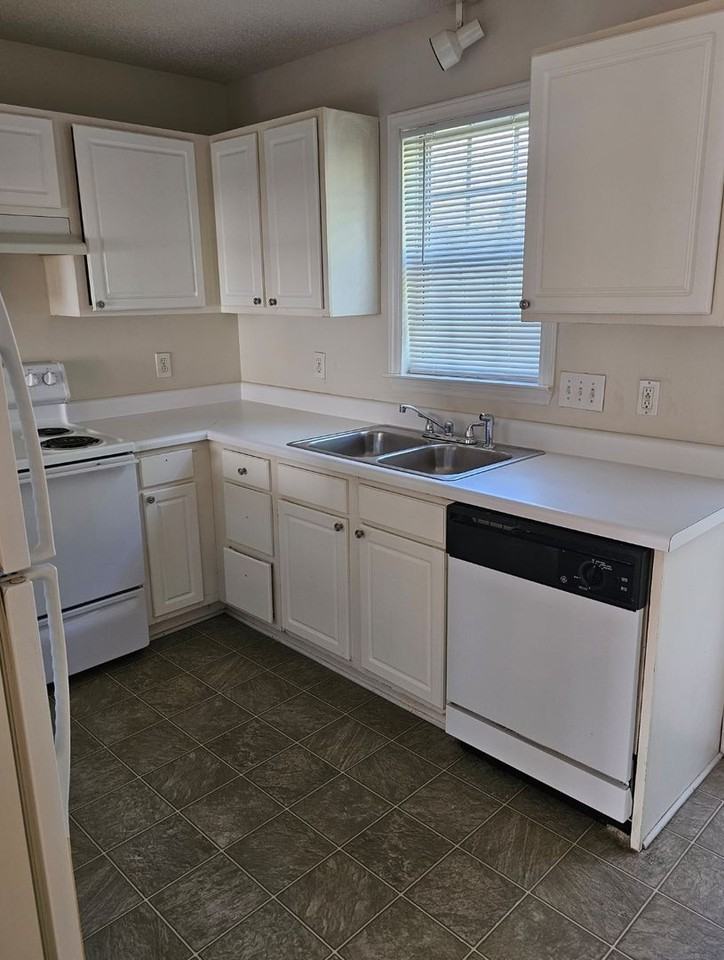 29 Portside Ct - Photo 5 of 7