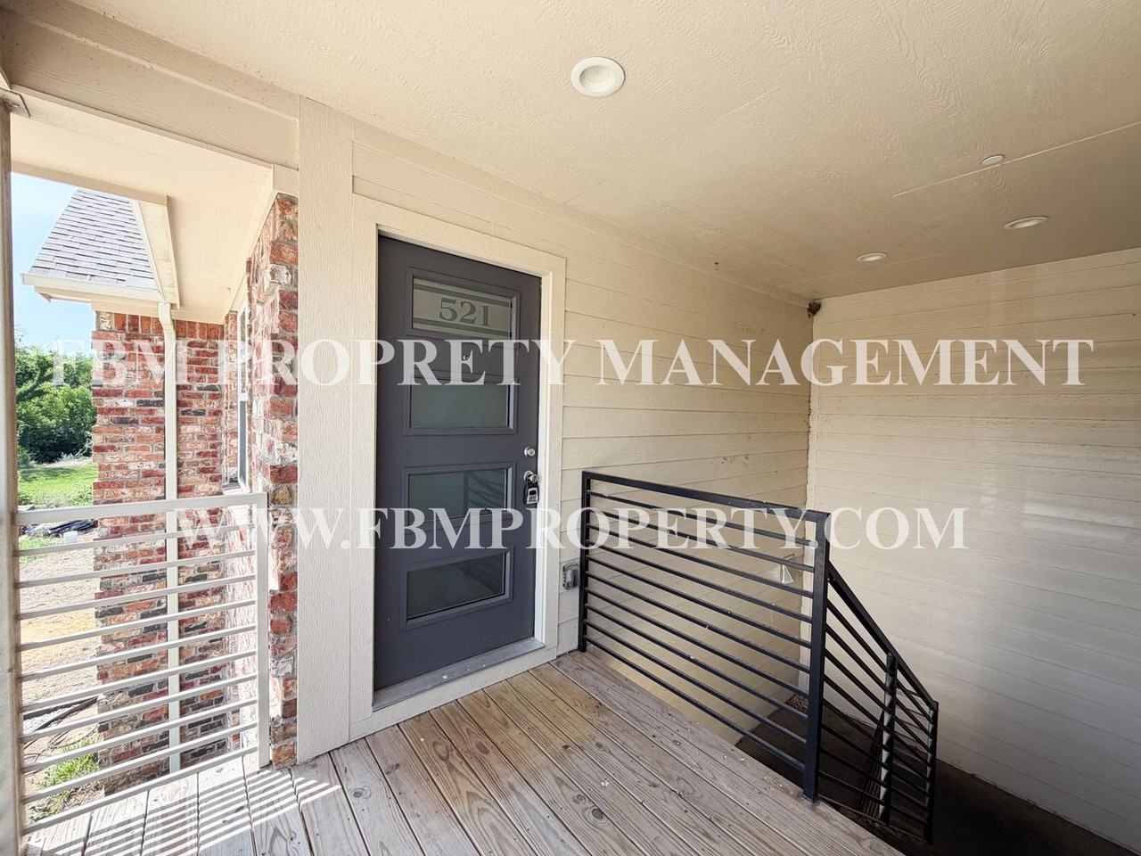 1203 N Clay St #521 - Photo 2 of 17