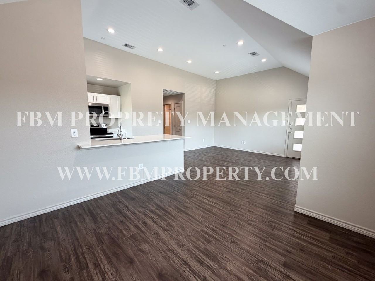1203 N Clay St #521 - Photo 5 of 17