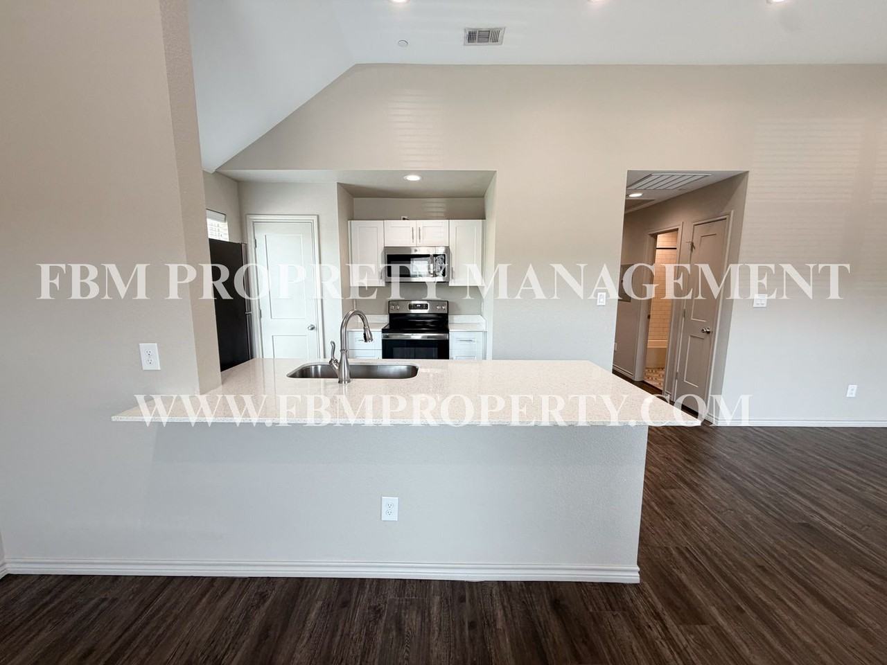 1203 N Clay St #521 - Photo 6 of 17
