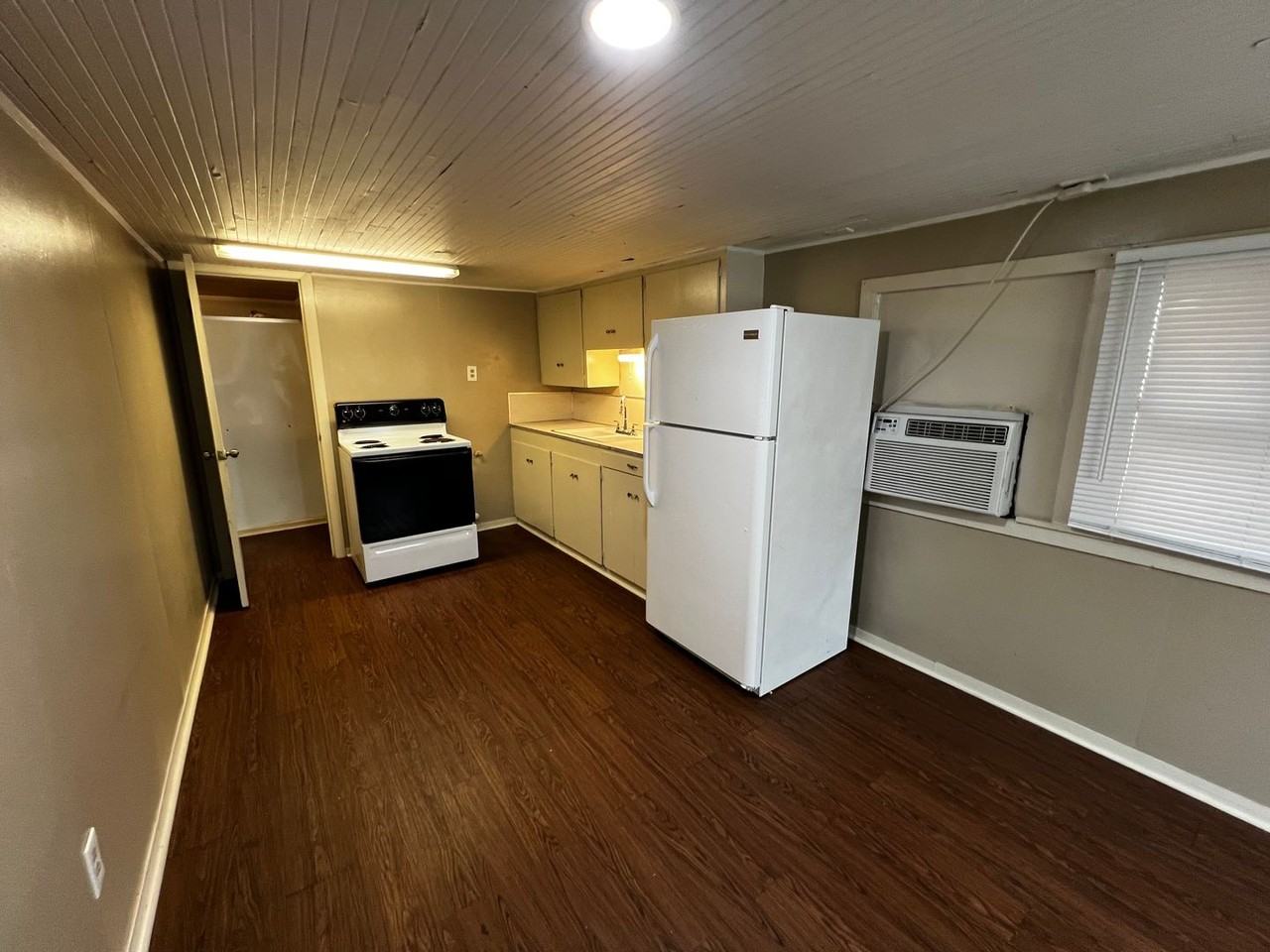 106 Saint Michael St - Photo 2 of 6