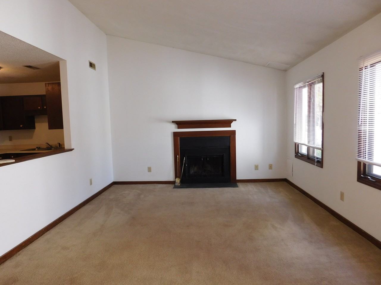 1524 College Way - Photo 2 of 8