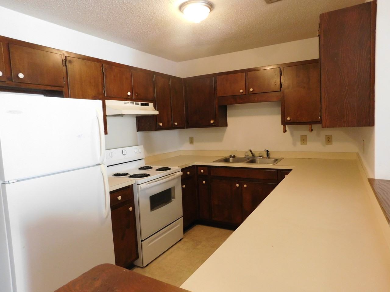 1524 College Way - Photo 4 of 8