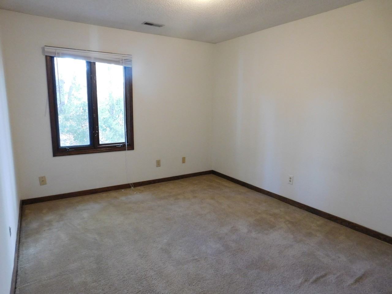1524 College Way - Photo 7 of 8