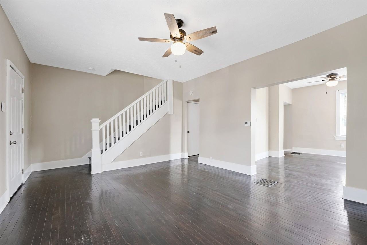 172 S Richardson Ave - Photo 2 of 30