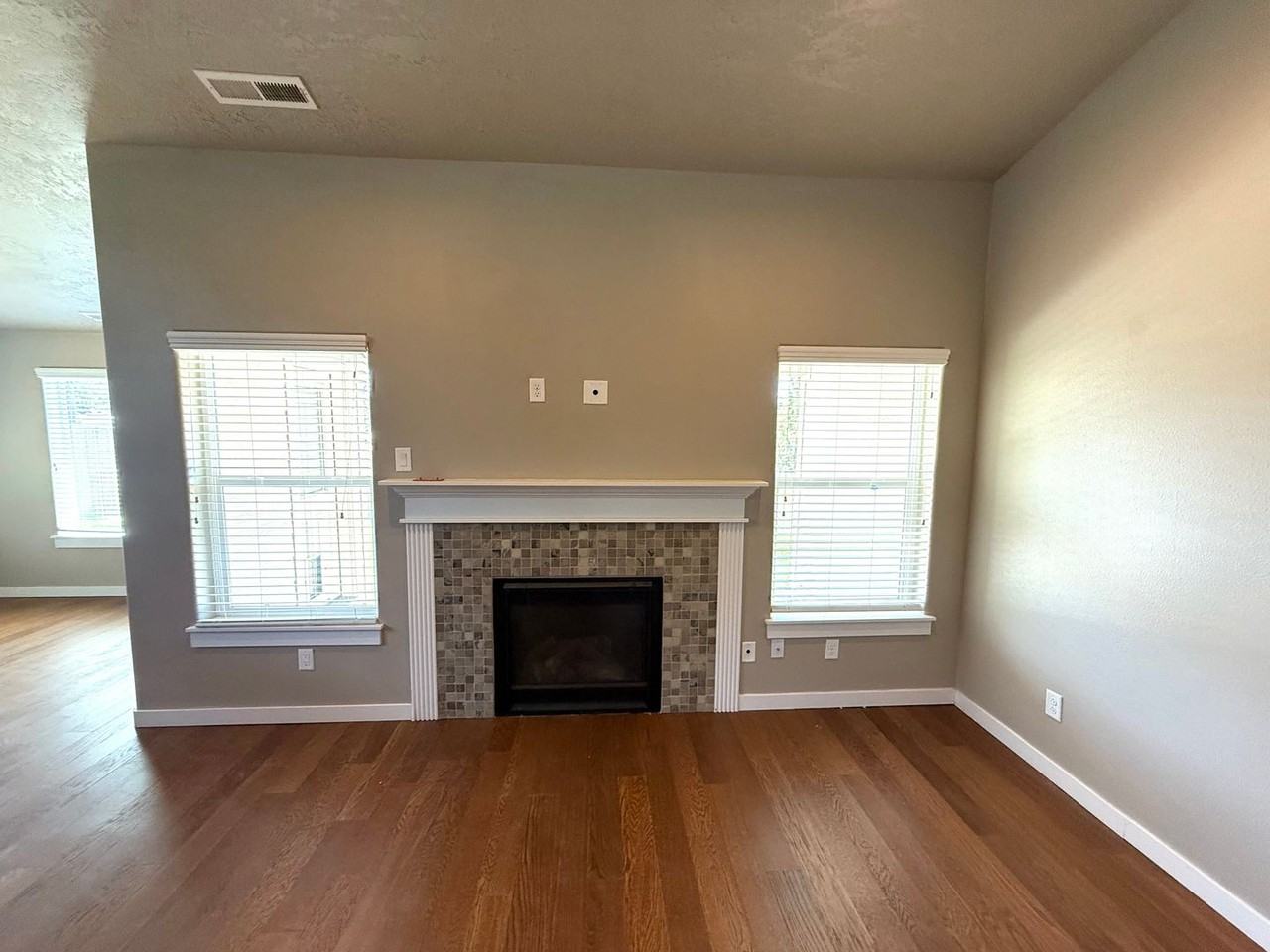 4832 Sw Volcano Ave - Photo 3 of 22