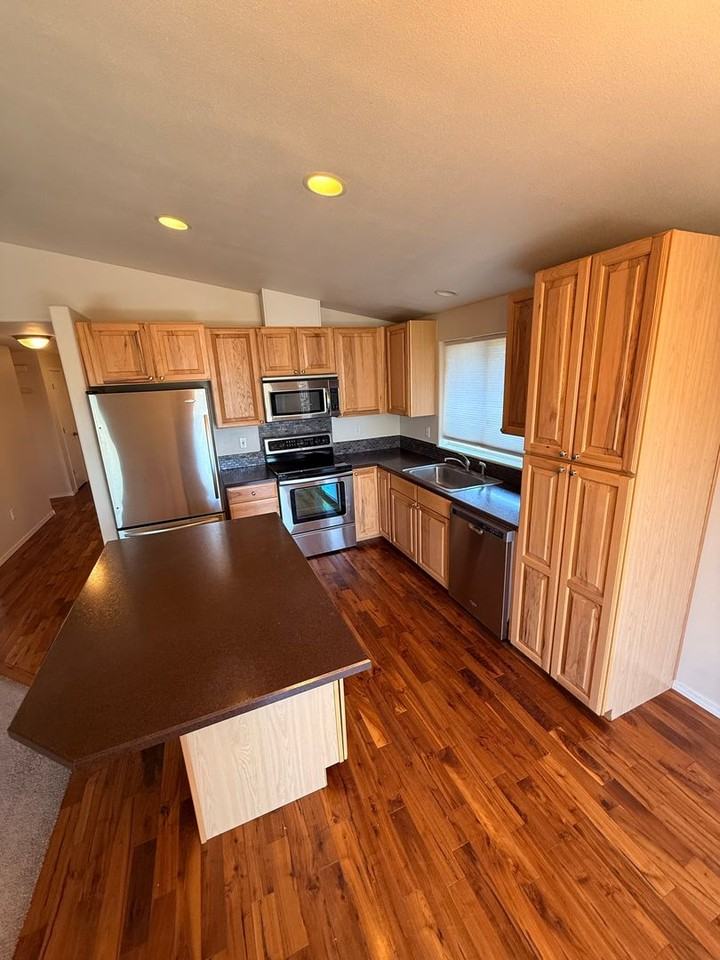 2218 Ne Carrie Ln - Photo 2 of 15