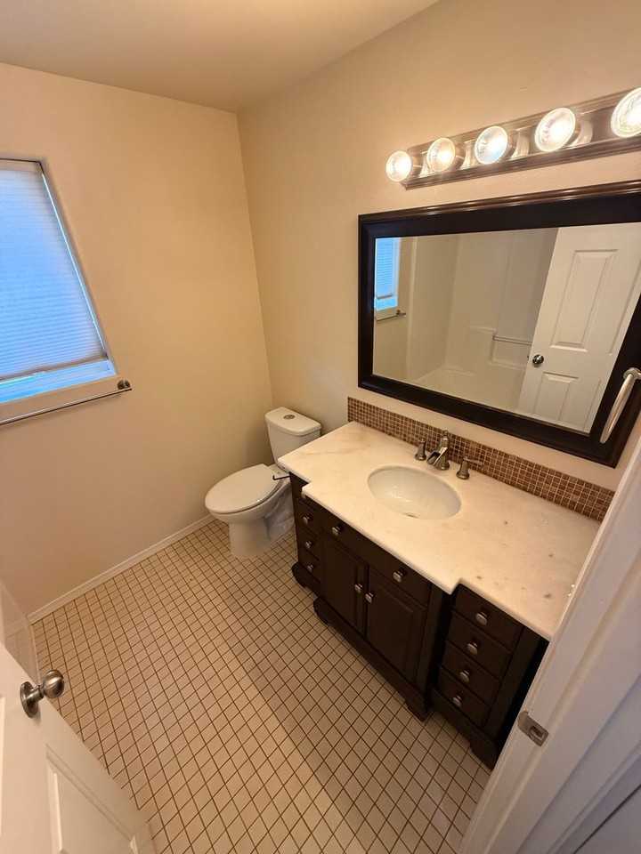 2218 Ne Carrie Ln - Photo 6 of 15