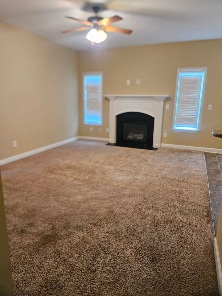 204 Twilight Dr - Photo 2 of 18