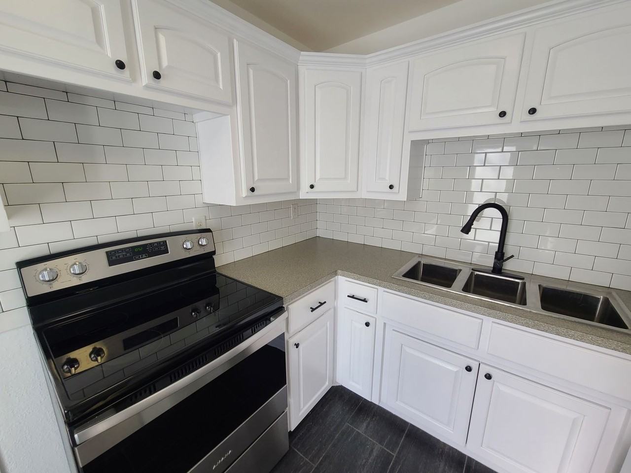 719B Madison St - Photo 6 of 15