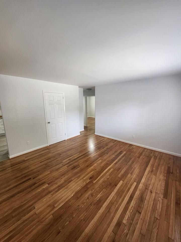 529 Hillsborough St #H2 - Photo 2 of 6