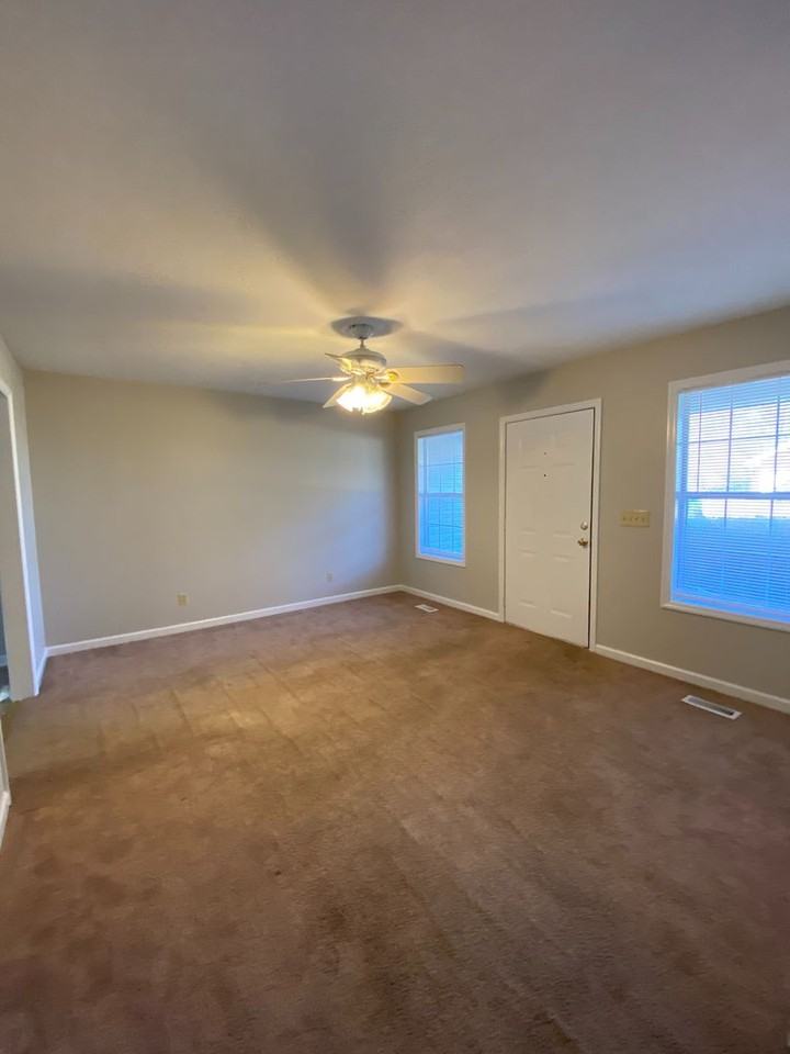 81 Eastwood Dr - Photo 2 of 10