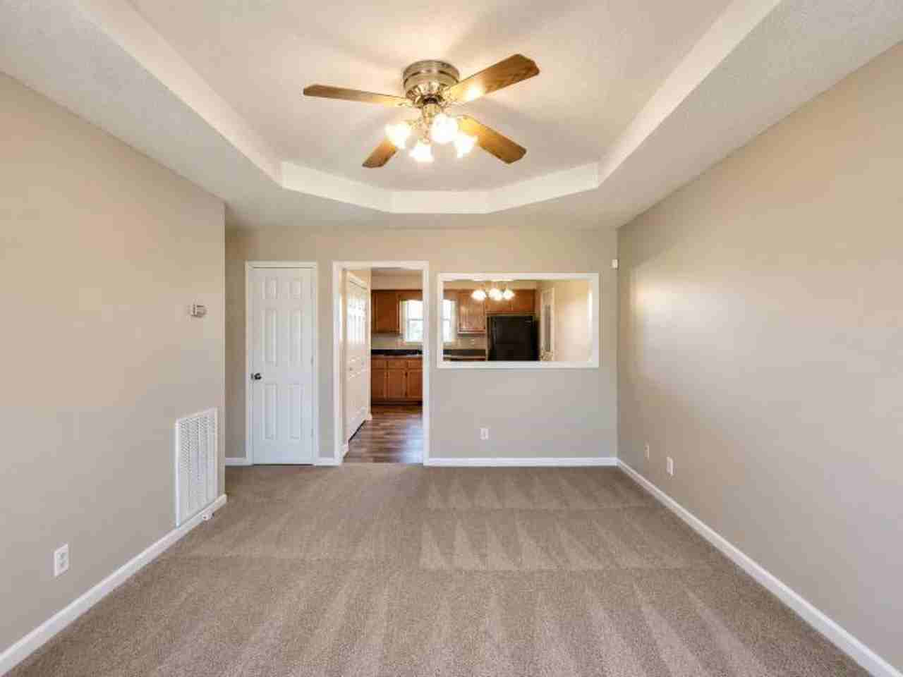 410 Eddy St - Photo 2 of 16