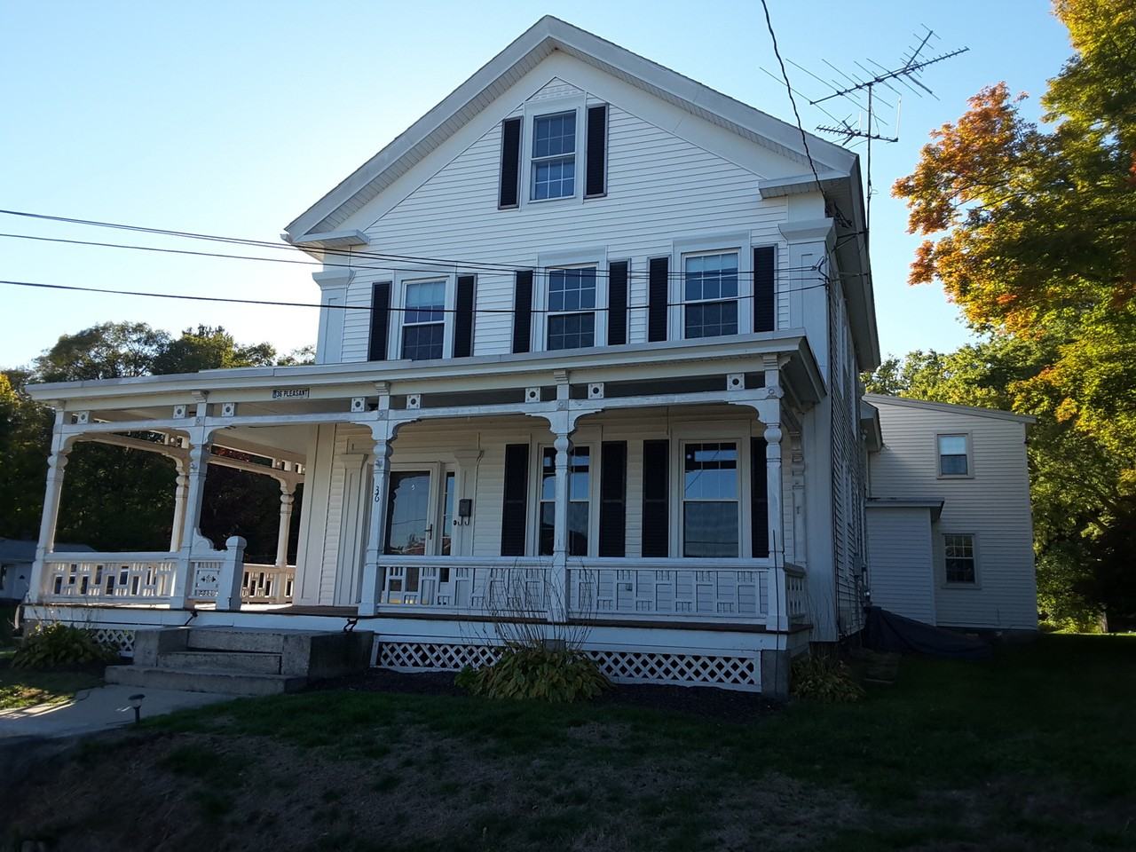 36 Pleasant St - Photo 4 of 25