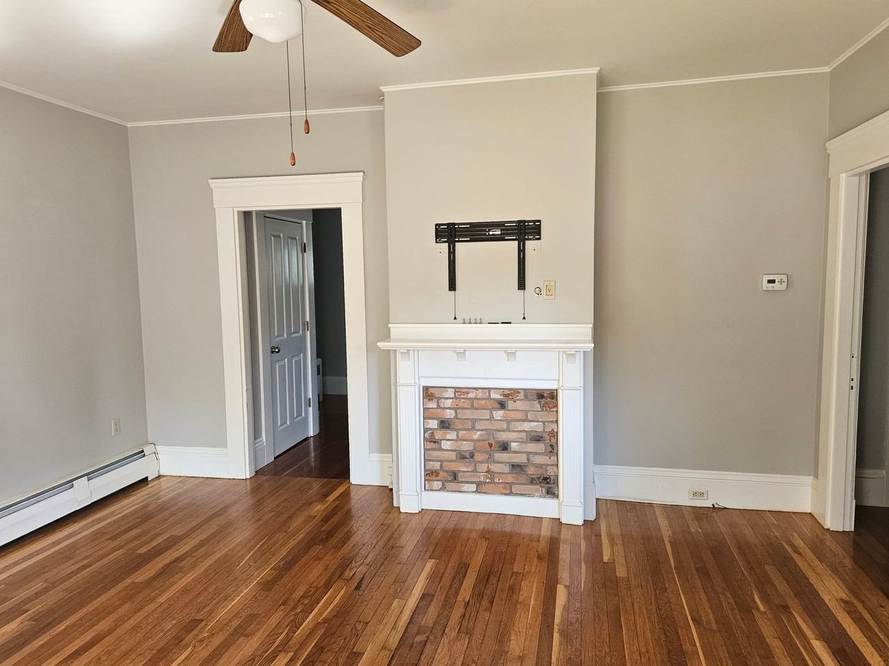 36 Pleasant St - Photo 5 of 25