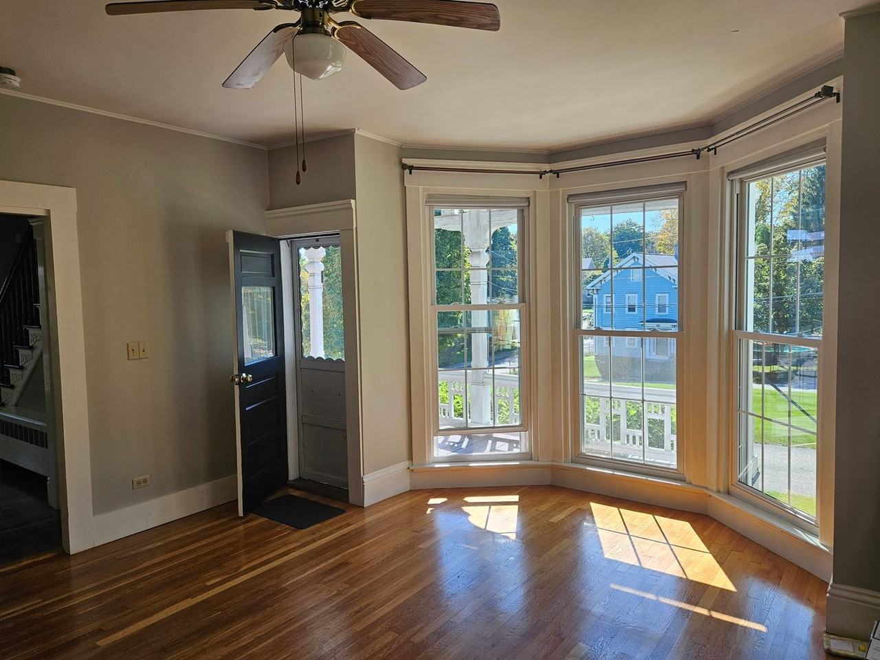 36 Pleasant St - Photo 7 of 25