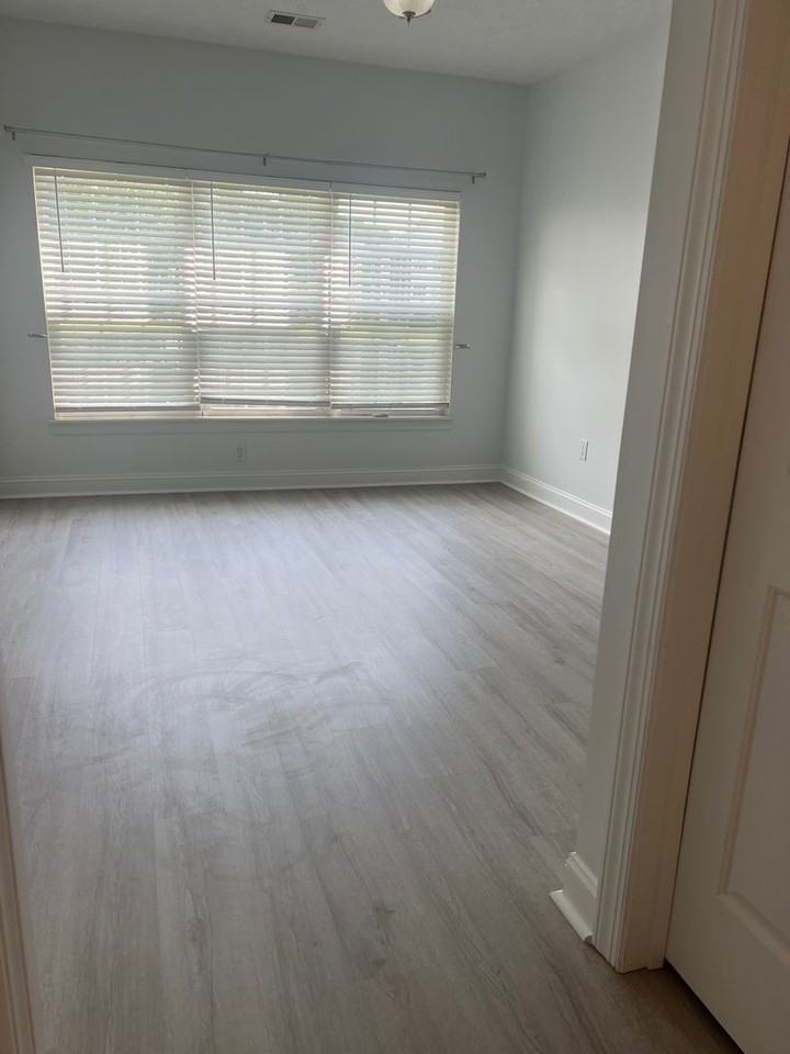 5090 Windsor Green Way #101 - Photo 5 of 25