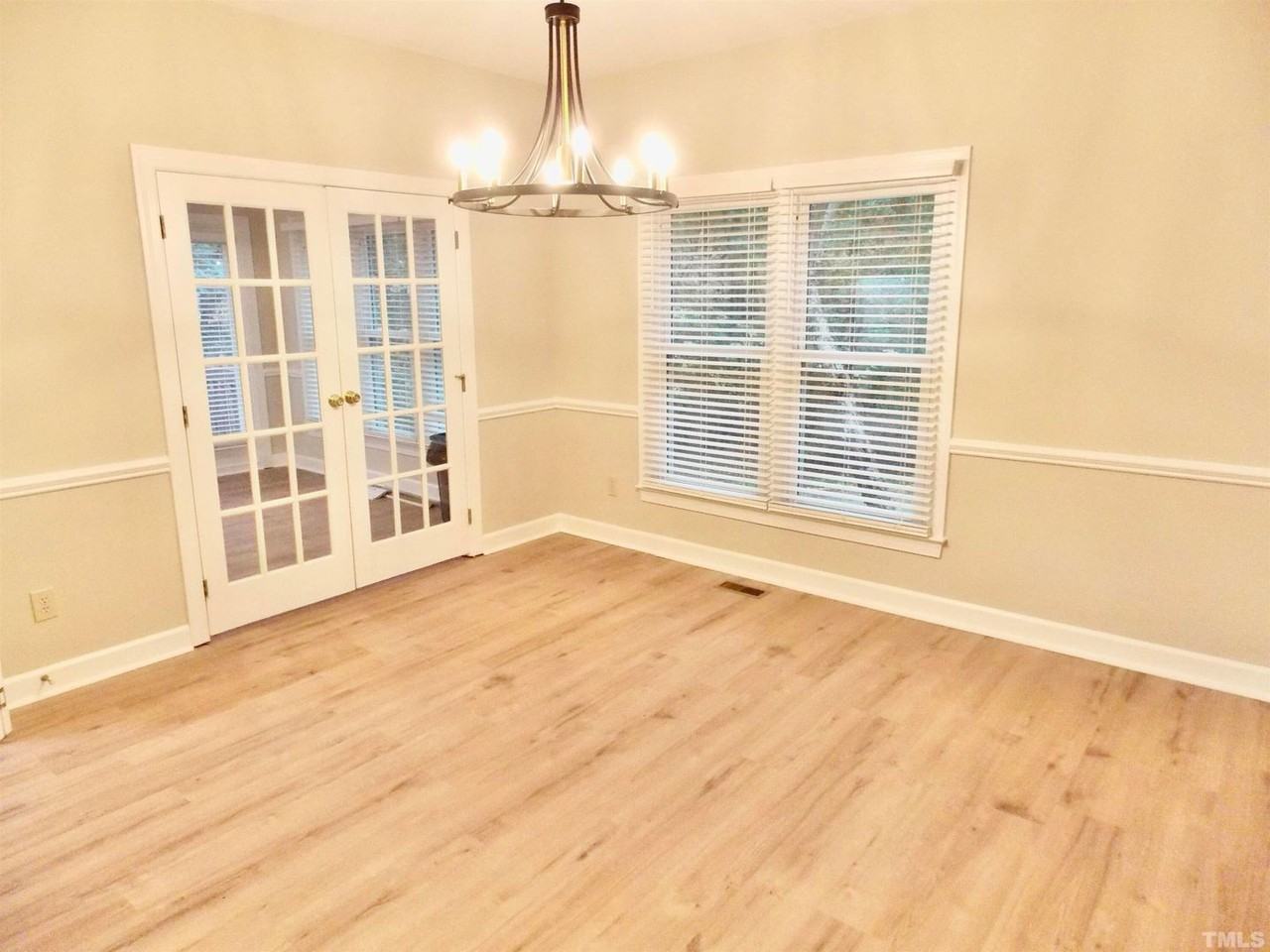54 Preakness Dr - Photo 5 of 39
