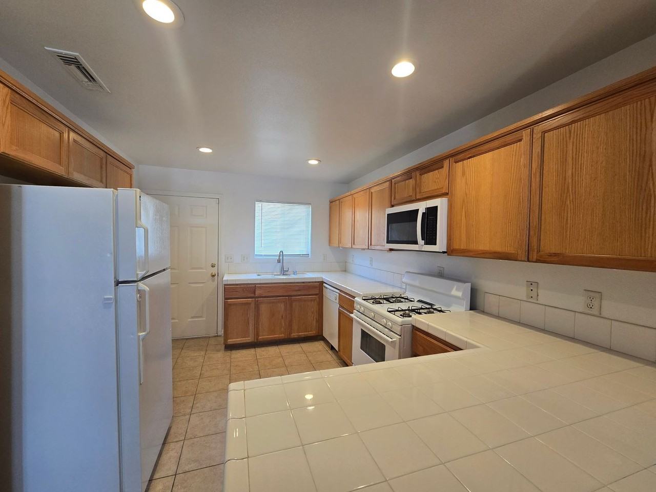 9300 Holly Ave #1 - Photo 6 of 16