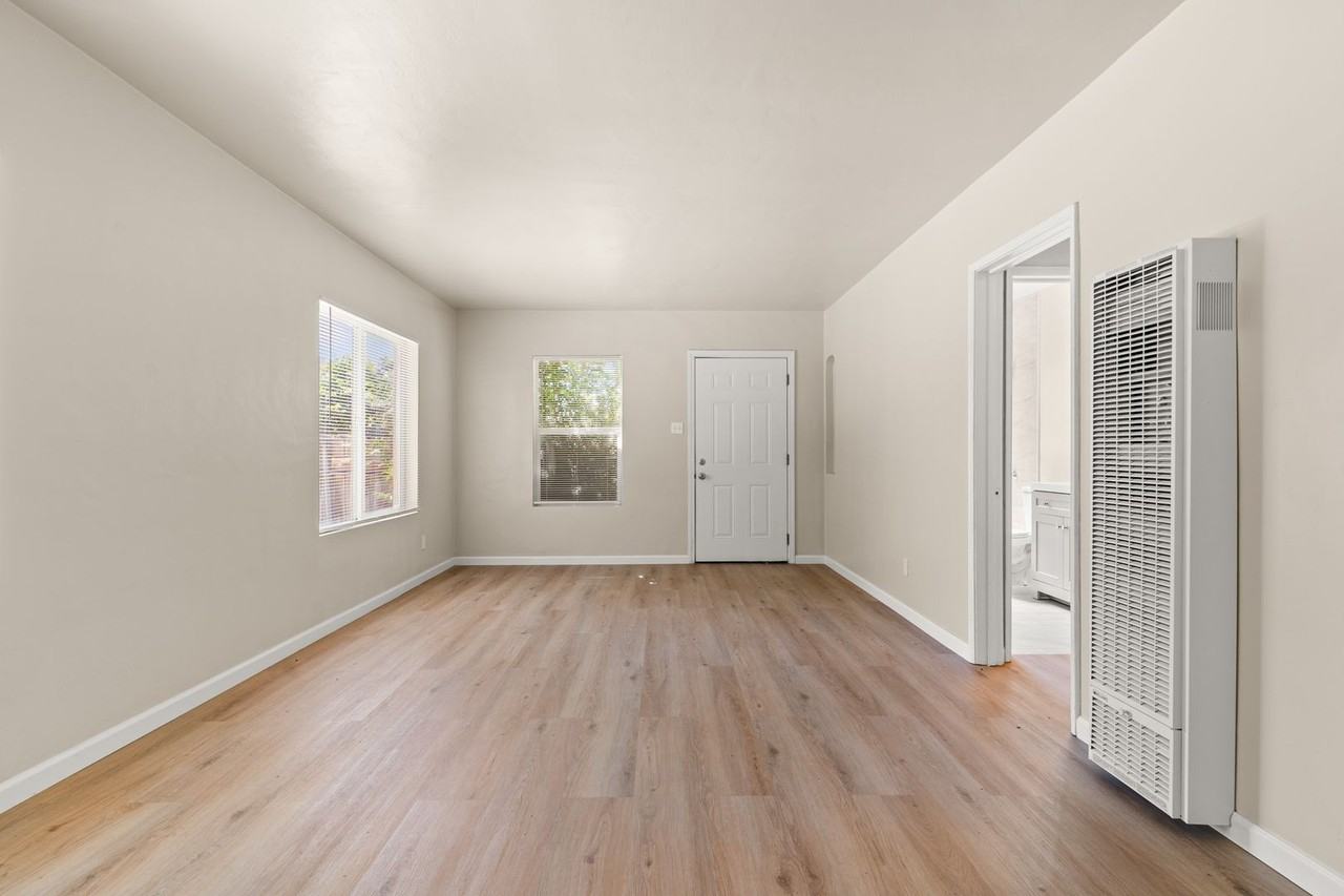 6124 Hayes St - Photo 5 of 14