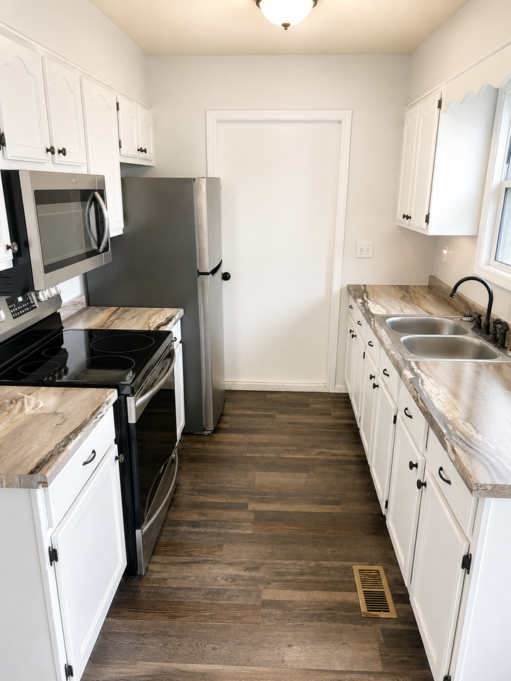 1301 E Oak St - Photo 2 of 8