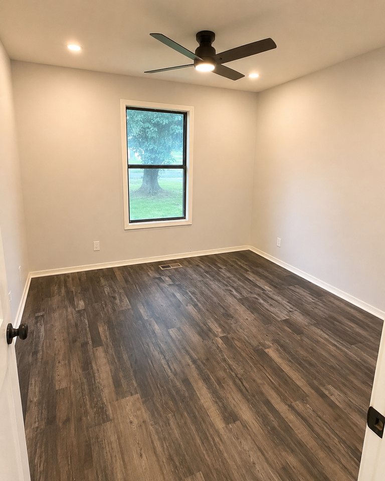 1301 E Oak St - Photo 4 of 8