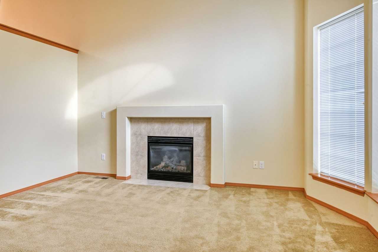 5631 105th Pl Ne - Photo 3 of 15