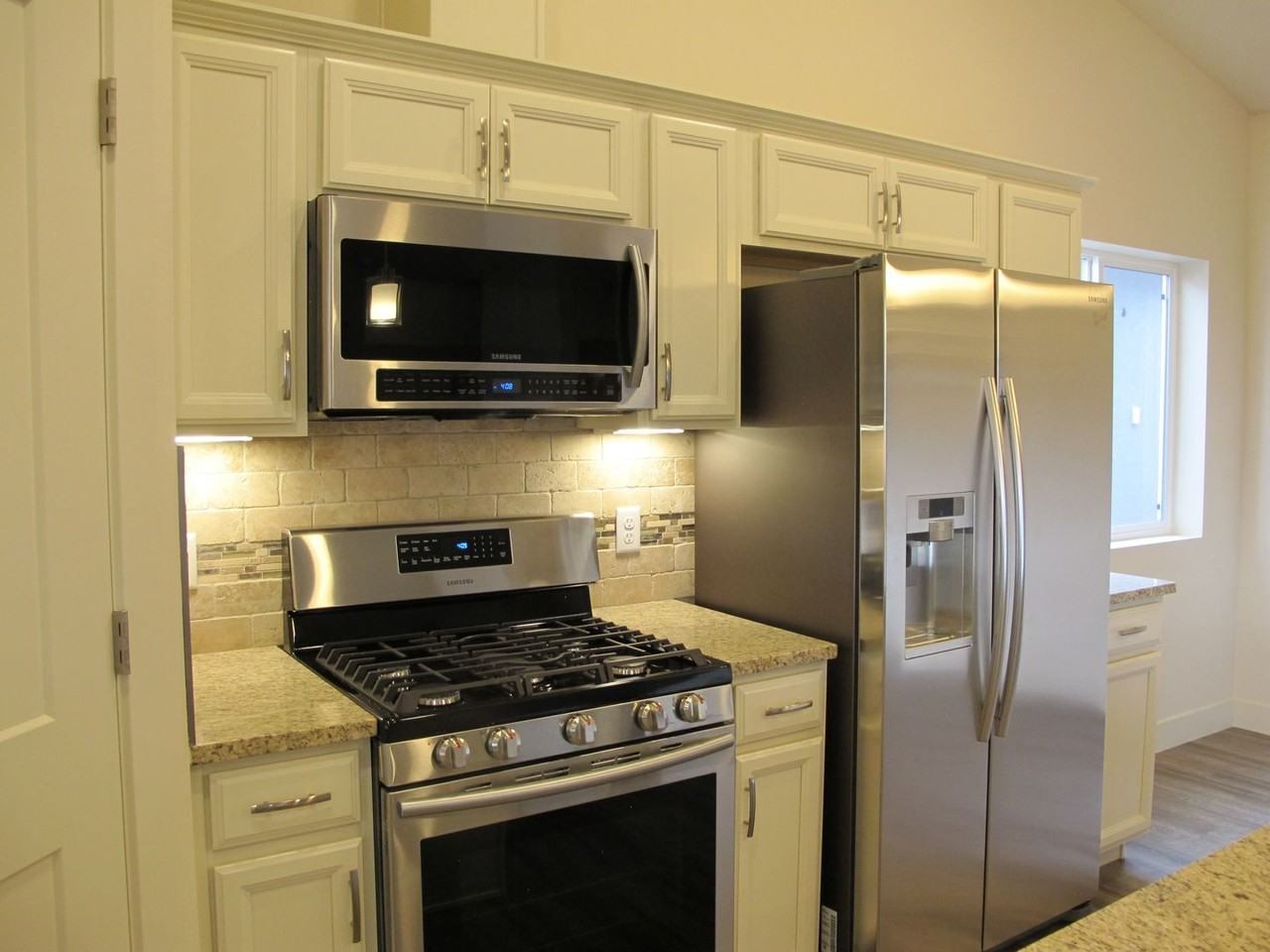 431 San Juan St - Photo 4 of 25