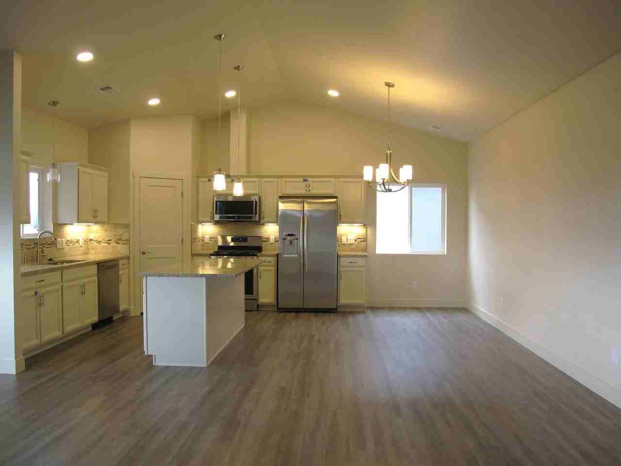 431 San Juan St - Photo 5 of 25